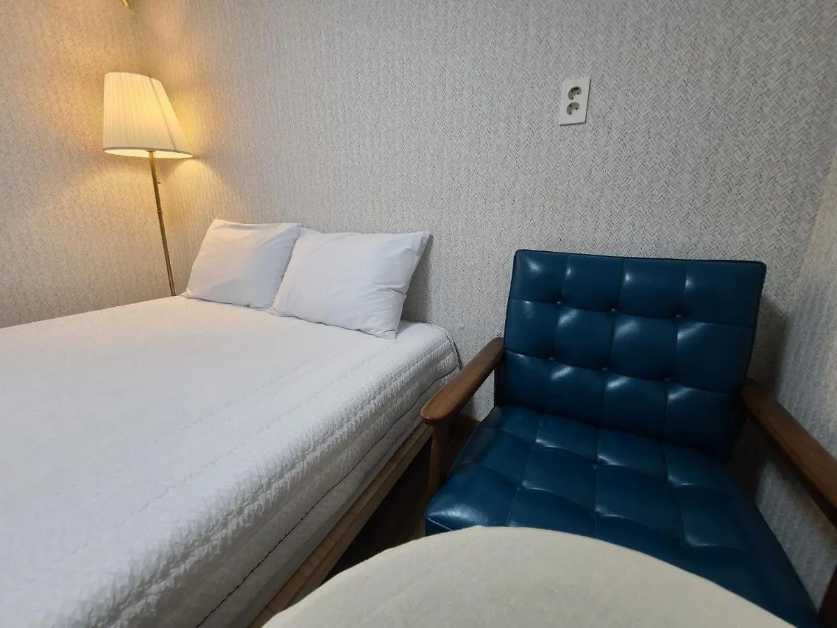 Treehouseunseo Guesthouse Inchon Pensión